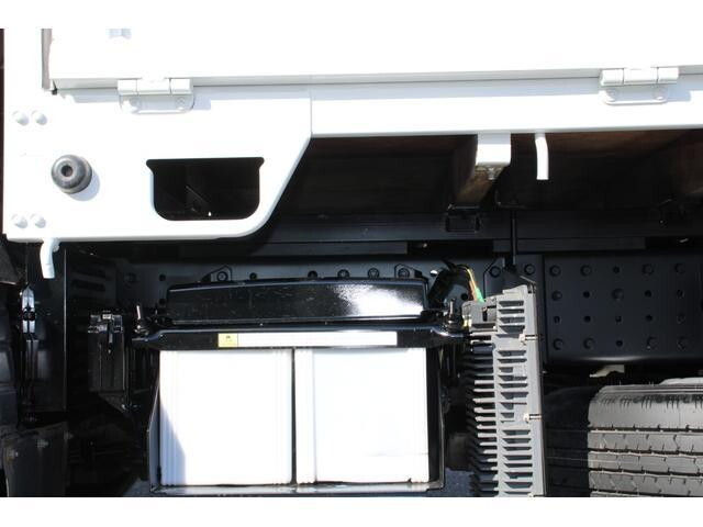 日産アトラス平ボディ小型（2t・3t）[写真15]