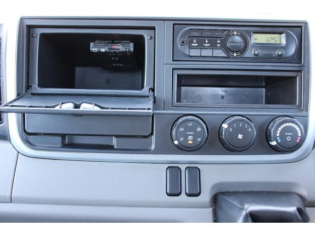 日産アトラス平ボディ小型（2t・3t）[写真25]