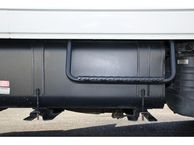 いすゞエルフダブルキャブ（Wキャブ）小型（2t・3t）[写真17]