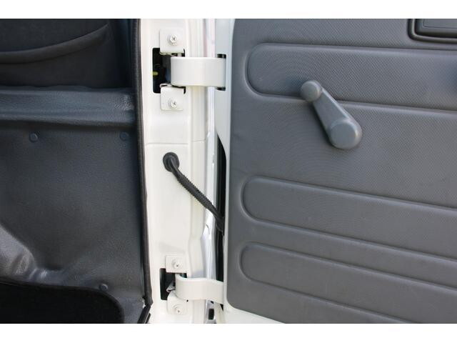 いすゞエルフダブルキャブ（Wキャブ）小型（2t・3t）[写真32]