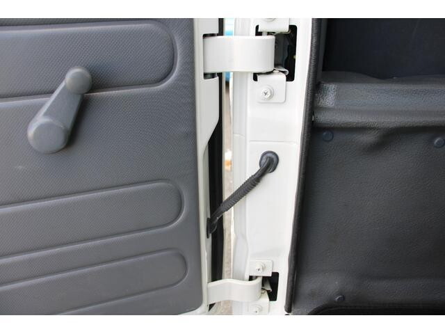 いすゞエルフダブルキャブ（Wキャブ）小型（2t・3t）[写真37]