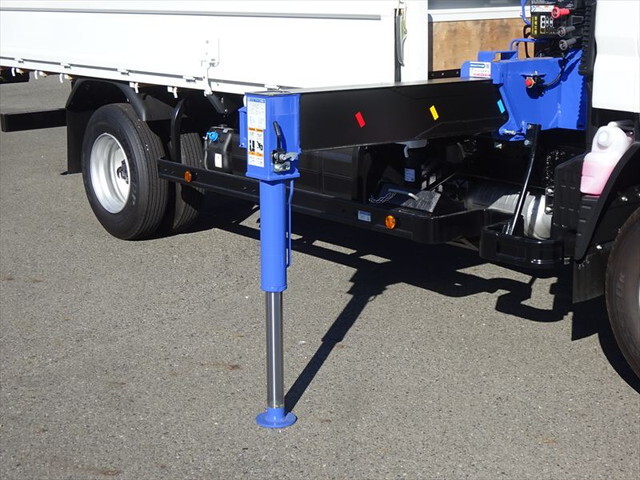 三菱ふそうキャンタークレーン4段小型（2t・3t）[写真09]