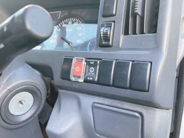 いすゞエルフ平ボディ小型（2t・3t）[写真27]