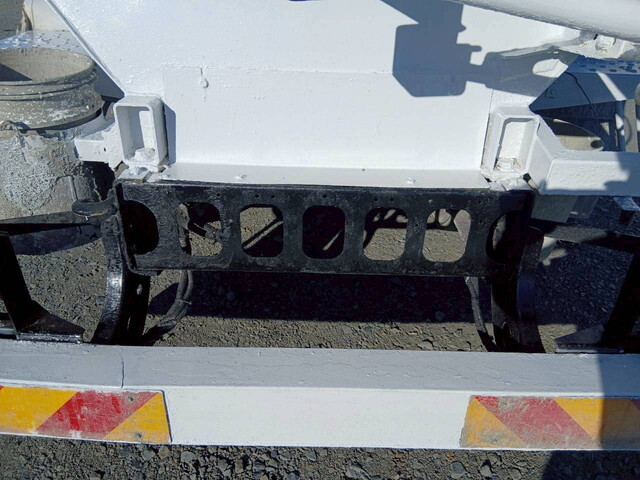 いすゞフォワードミキサー車（コンクリートミキサー）増トン（6t・8t）[写真16]