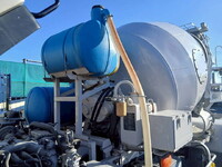 いすゞフォワードミキサー車（コンクリートミキサー）増トン（6t・8t）[写真22]