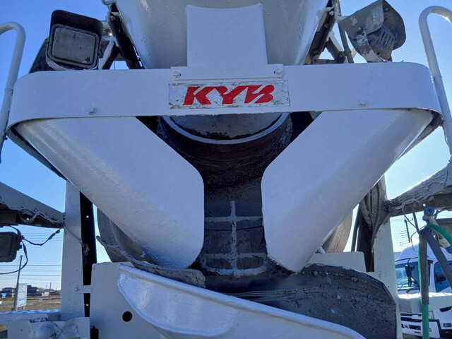 いすゞフォワードミキサー車（コンクリートミキサー）増トン（6t・8t）[写真36]