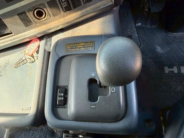 日野プロフィアアルミブロック大型（10t）[写真15]