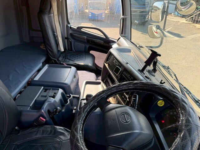 日野プロフィアアルミブロック大型（10t）[写真18]