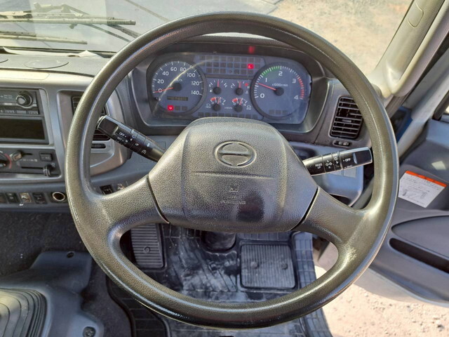 日野レンジャー平ボディ増トン（6t・8t）[写真10]