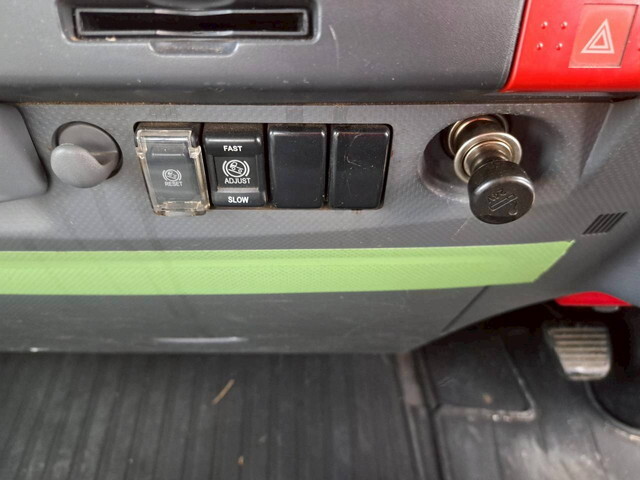 いすゞエルフアルミブロック小型（2t・3t）[写真10]