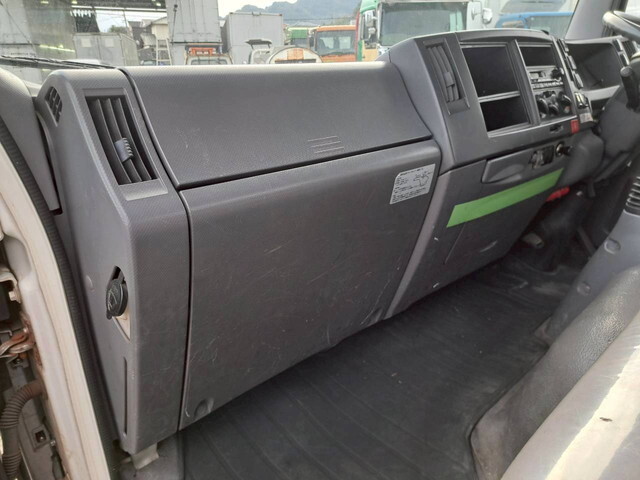 いすゞエルフアルミブロック小型（2t・3t）[写真24]