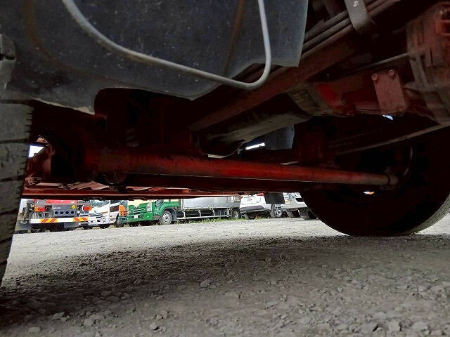 いすゞギガアルミウイング大型（10t）[写真10]