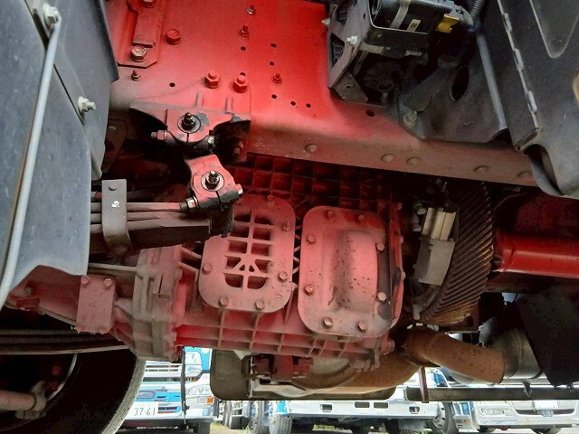 いすゞギガアルミウイング大型（10t）[写真11]