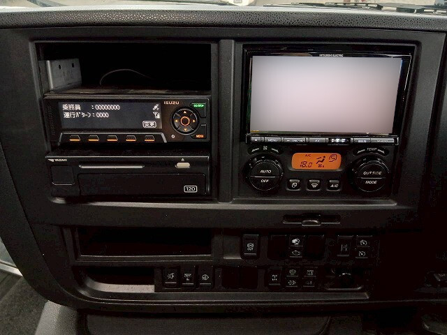 いすゞギガアルミウイング大型（10t）[写真21]