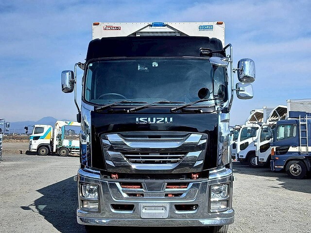いすゞギガアルミウイング大型（10t）[写真07]
