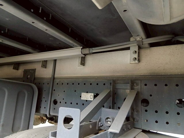 いすゞフォワードアルミウイング中型（4t）[写真12]