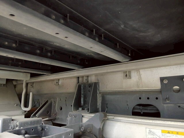 いすゞフォワードアルミウイング中型（4t）[写真13]