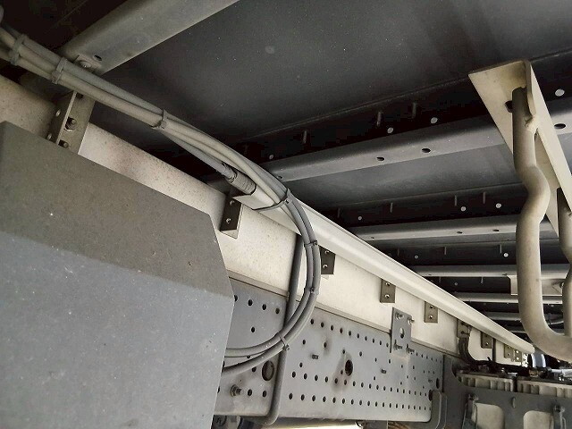 いすゞフォワードアルミウイング中型（4t）[写真15]