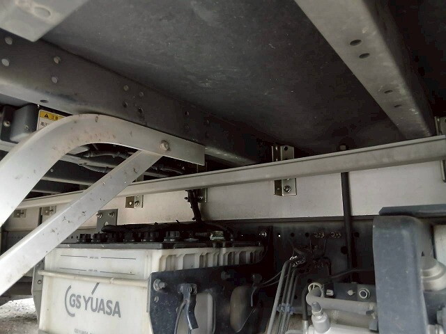 いすゞフォワードアルミウイング中型（4t）[写真17]