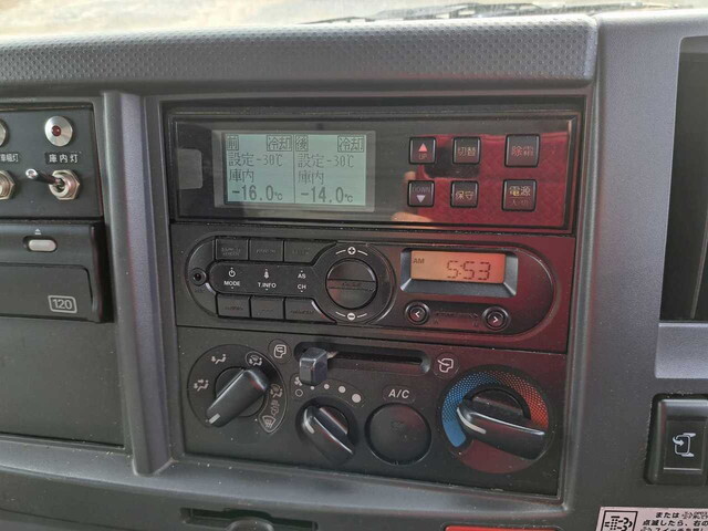 いすゞエルフ冷凍車（冷蔵車）小型（2t・3t）[写真10]