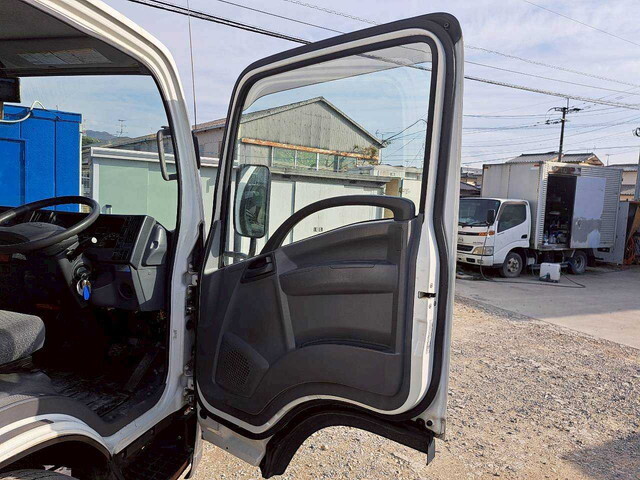 いすゞエルフ冷凍車（冷蔵車）小型（2t・3t）[写真18]