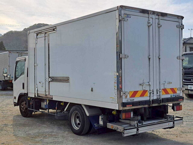 いすゞエルフ冷凍車（冷蔵車）小型（2t・3t）[写真02]