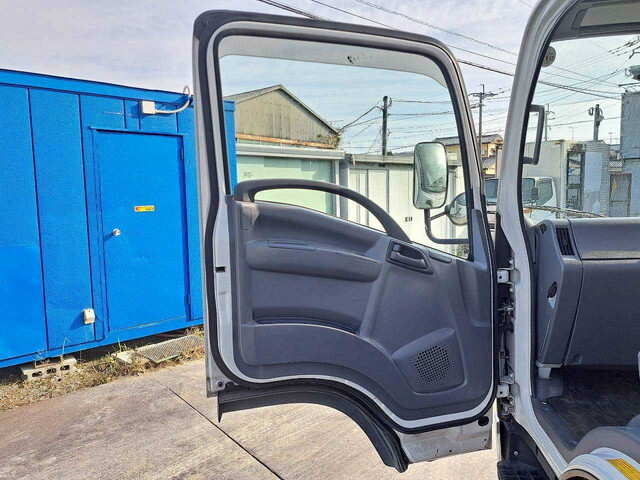 いすゞエルフ冷凍車（冷蔵車）小型（2t・3t）[写真20]