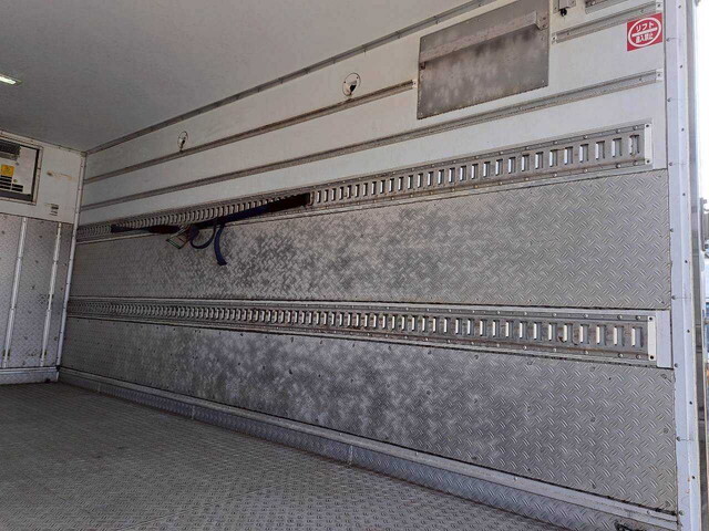 いすゞエルフ冷凍車（冷蔵車）小型（2t・3t）[写真27]