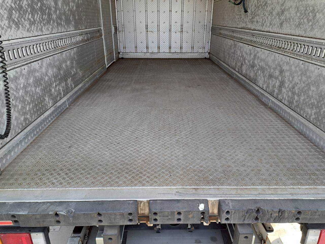 いすゞエルフ冷凍車（冷蔵車）小型（2t・3t）[写真28]