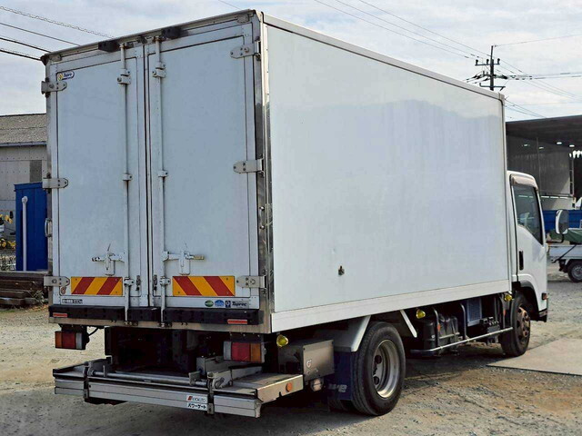 いすゞエルフ冷凍車（冷蔵車）小型（2t・3t）[写真04]