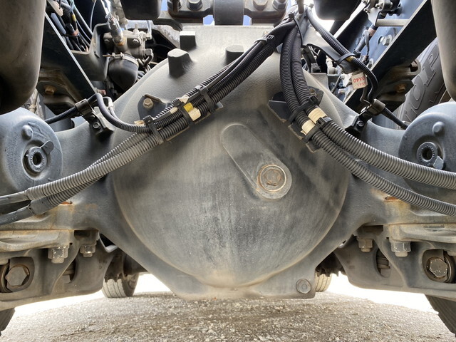 日野プロフィアトレーラーヘッド（トラクターヘッド）大型（10t）[写真16]