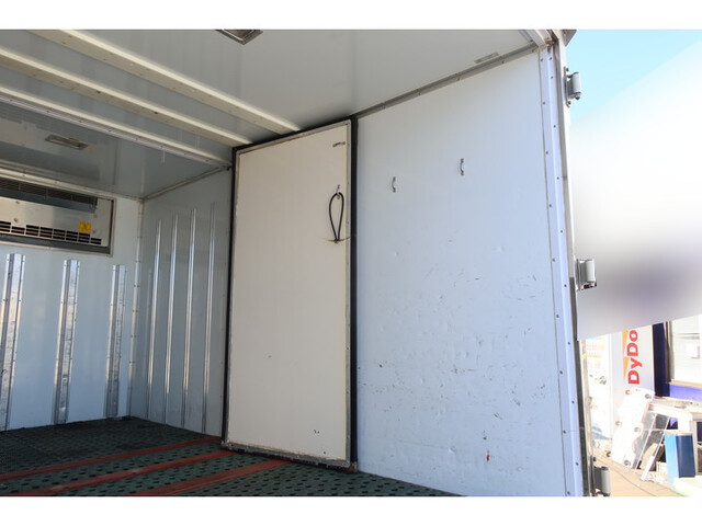 いすゞエルフ冷凍車（冷蔵車）小型（2t・3t）[写真11]