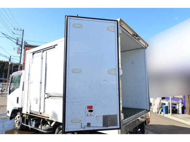 いすゞエルフ冷凍車（冷蔵車）小型（2t・3t）[写真12]