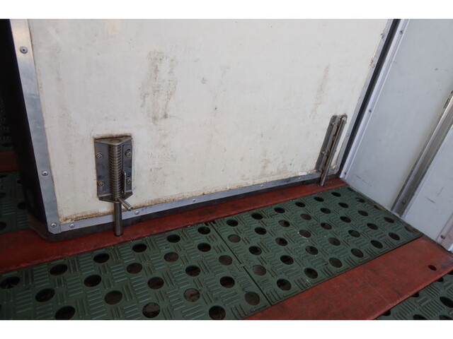 いすゞエルフ冷凍車（冷蔵車）小型（2t・3t）[写真14]