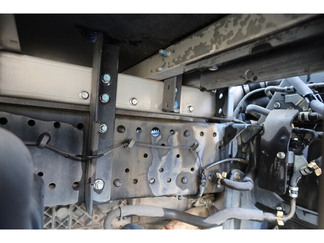 いすゞエルフ冷凍車（冷蔵車）小型（2t・3t）[写真25]