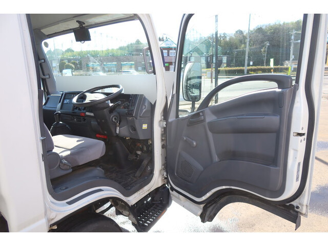 いすゞエルフ冷凍車（冷蔵車）小型（2t・3t）[写真32]