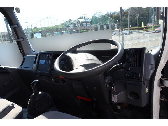 いすゞエルフ冷凍車（冷蔵車）小型（2t・3t）[写真33]