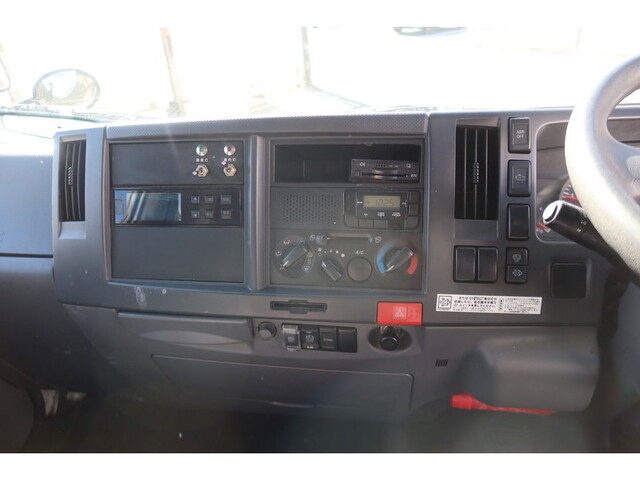 いすゞエルフ冷凍車（冷蔵車）小型（2t・3t）[写真36]