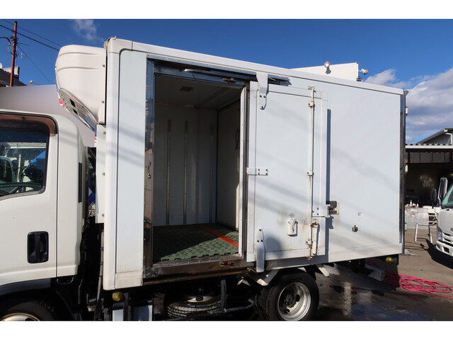 いすゞエルフ冷凍車（冷蔵車）小型（2t・3t）[写真06]