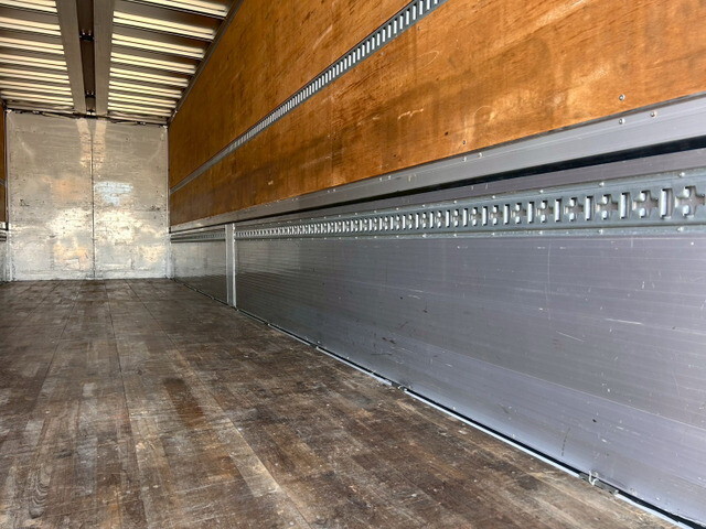 日野プロフィアアルミウイング大型（10t）[写真13]