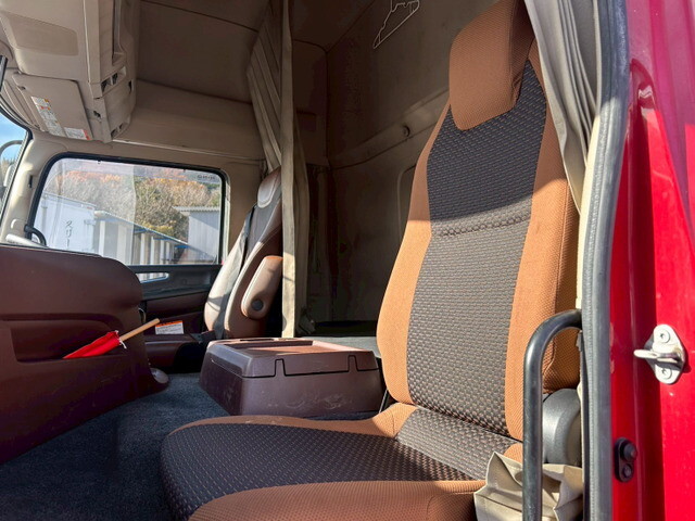 日野プロフィアアルミウイング大型（10t）[写真16]