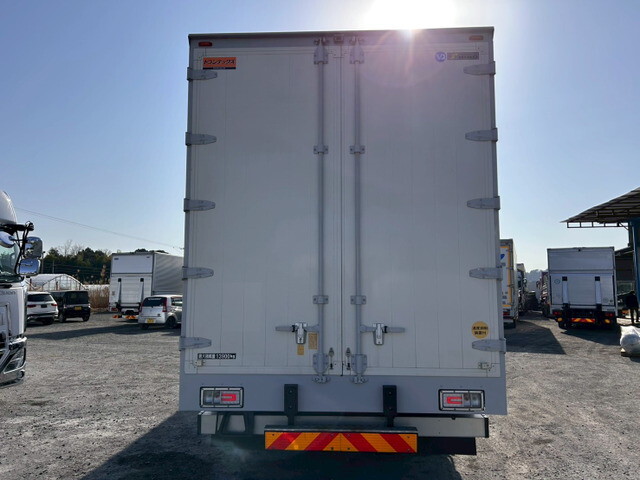 日野プロフィアアルミウイング大型（10t）[写真09]