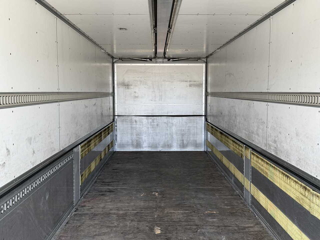 UDトラックスクオンアルミウイング大型（10t）[写真11]