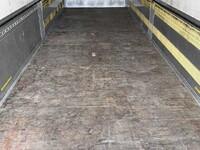 UDトラックスクオンアルミウイング大型（10t）[写真13]