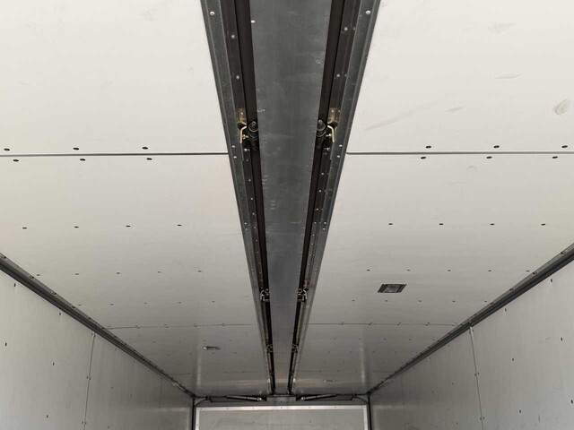 UDトラックスクオンアルミウイング大型（10t）[写真13]