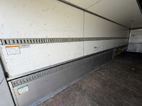 UDトラックスクオンアルミウイング大型（10t）[写真16]