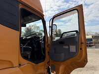 UDトラックスクオンアルミウイング大型（10t）[写真28]