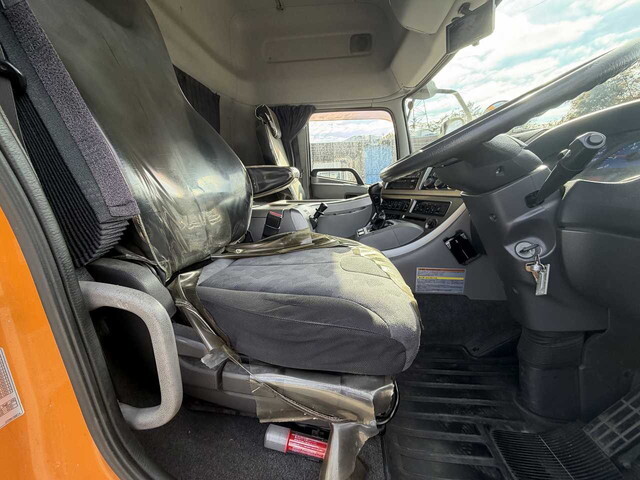 UDトラックスクオンアルミウイング大型（10t）[写真28]