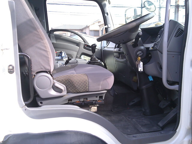 いすゞフォワードクレーン4段増トン（6t・8t）[写真25]