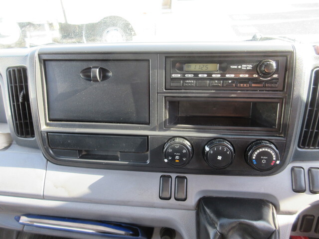 三菱ふそうキャンターアルミバン小型（2t・3t）[写真14]